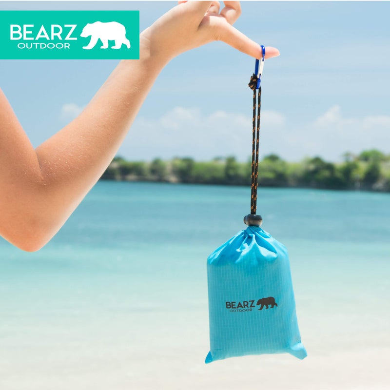 BEARZ Outdoor بطانية جيب خارجية BEARZ - بطانية شاطئ مقاومة للماء ومضادة للرمال، بطانيات نزهة مقاومة للماء قابلة للطي، خفيفة الوزن ومضغوطة للتنزه، التخييم، السفر، ملحقات المهرجانات (زرقاء) - Image 3